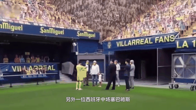 包含本泽马替补上场改变战局，那不勒斯防线瞬间崩溃！的词条